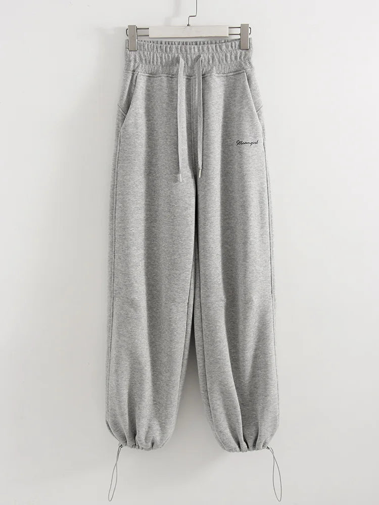 CONJUNTO SENA DE SUDADERA Y PANTALÓN