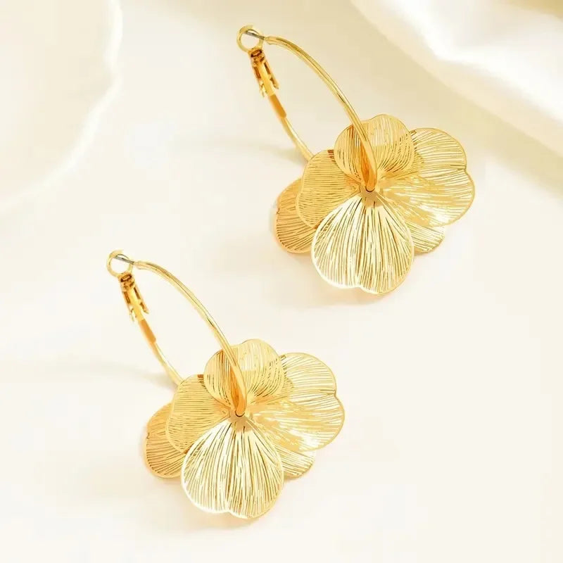 PENDIENTES DE ARO FLORA DORADOS
