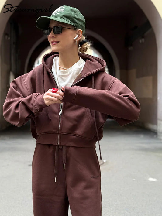 CONJUNTO SENA DE SUDADERA Y PANTALÓN