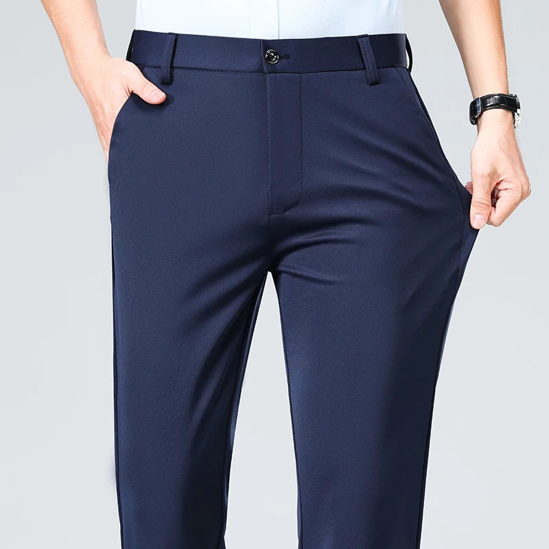 PANTALÓN DE VESTIR MILO en color Negro — Noembre