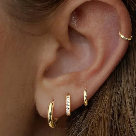 SET DE PENDIENTES DE ARO KAIA DORADOS en color Oro 03 — Noembre