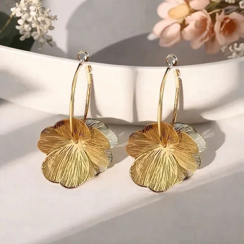 PENDIENTES DE ARO FLORA DORADOS