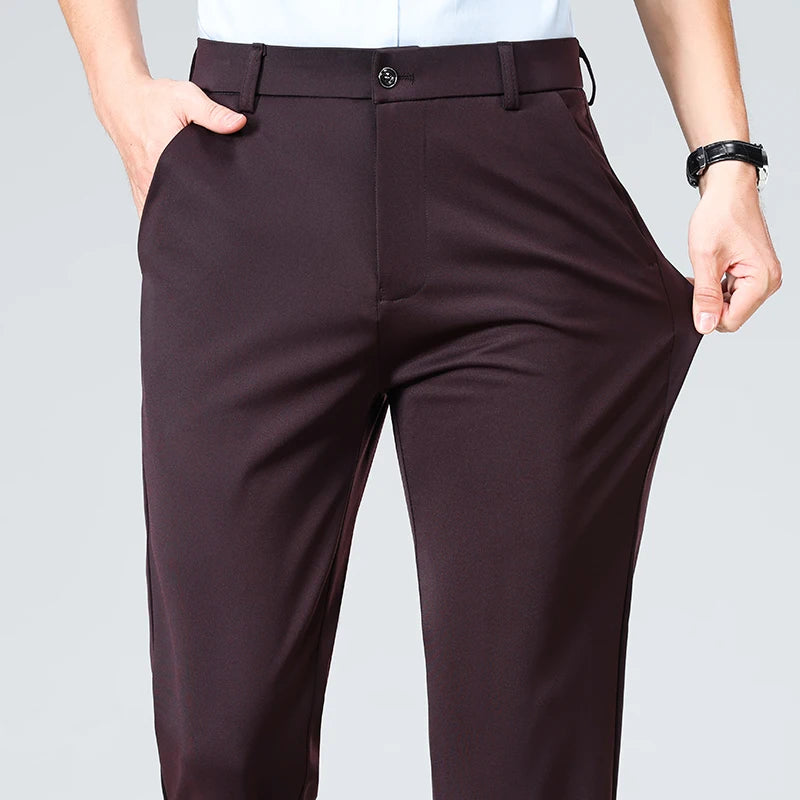 PANTALÓN DE VESTIR MILO en color khaki — Noembre