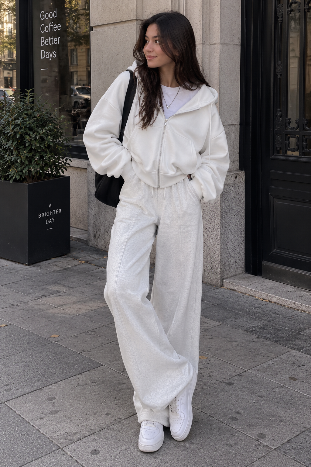SUDADERA CORTA LYRA CON CREMALLERA en color Blaco — Noembre